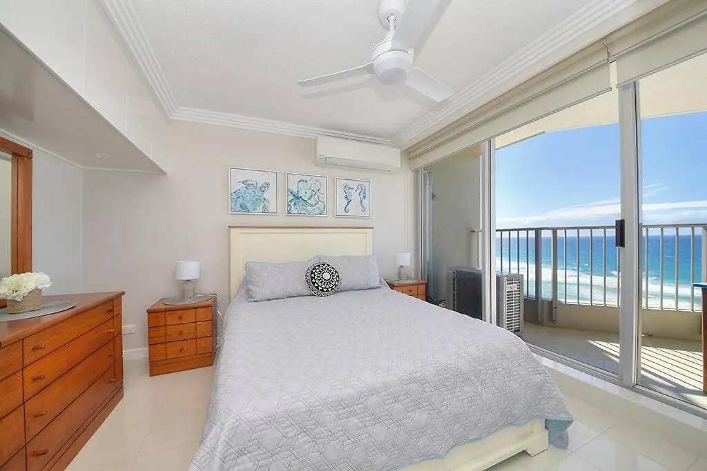 Spectacular Luxury Beachfront Apartment Gold Coast
