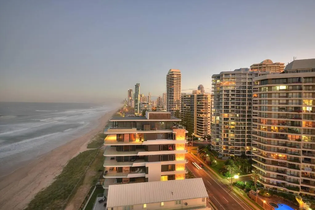 Spectacular Luxury Beachfront Apartment Gold Coast