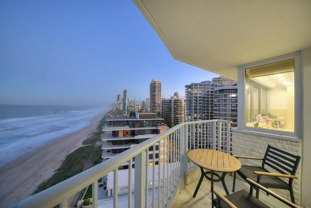 Spectacular Luxury Beachfront Apartment Gold Coast